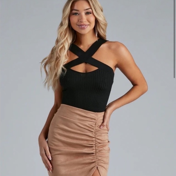 Windsor X Marks The Spot Halter Crop Top Ribbed Black cross neck - Picture 2 of 6